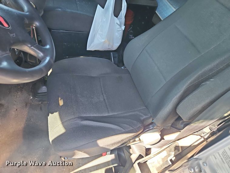 image for item FN5592 2005 Kenworth T600 semi truck