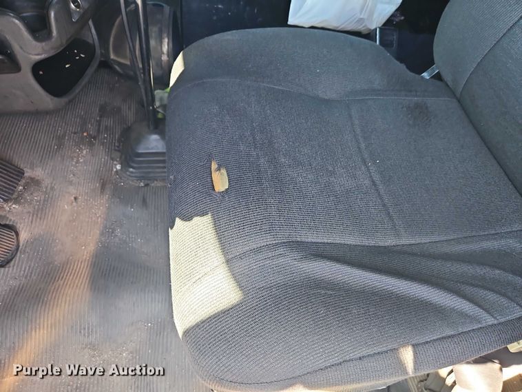 image for item FN5592 2005 Kenworth T600 semi truck