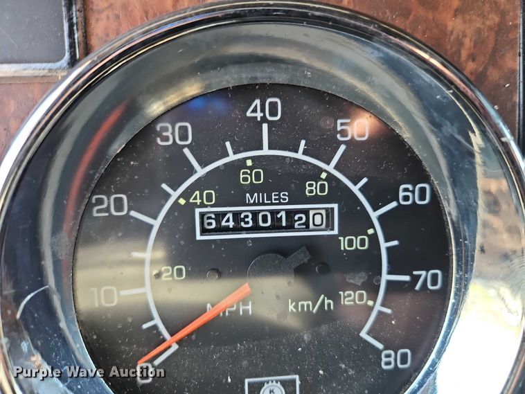 image for item FN5592 2005 Kenworth T600 semi truck