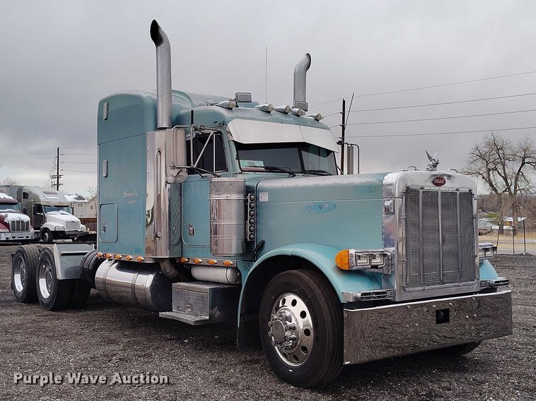 image for item IH9463 2000 Peterbilt 379 semi truck