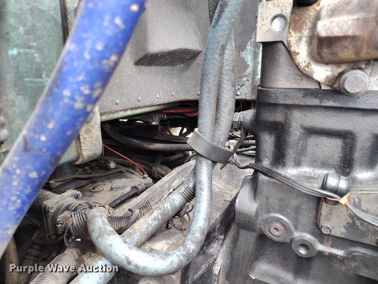 image for item IH9463 2000 Peterbilt 379 semi truck