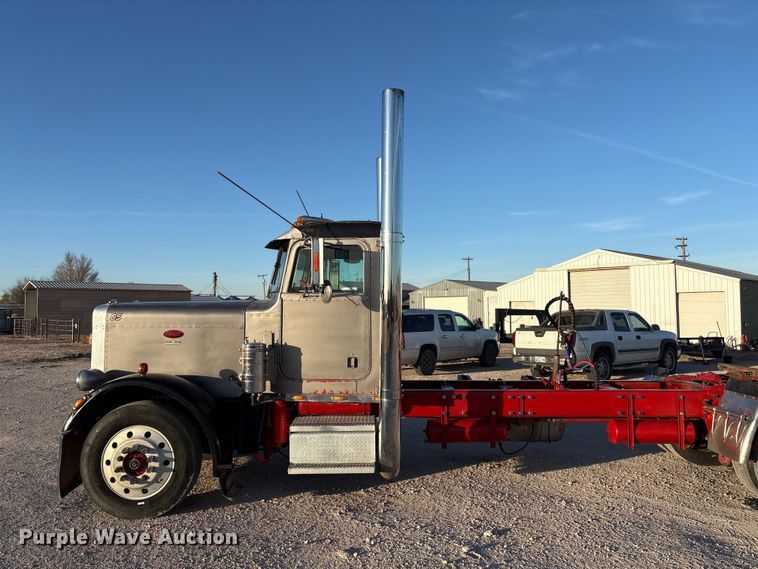 image for item NK9045 1985 Peterbilt 359 semi truck
