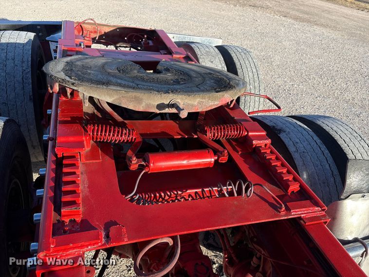 image for item NK9045 1985 Peterbilt 359 semi truck