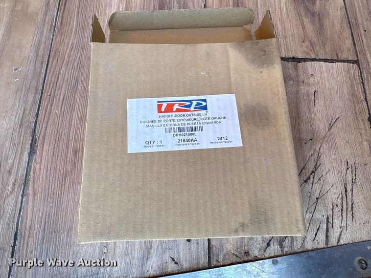 image for item NK9045 1985 Peterbilt 359 semi truck