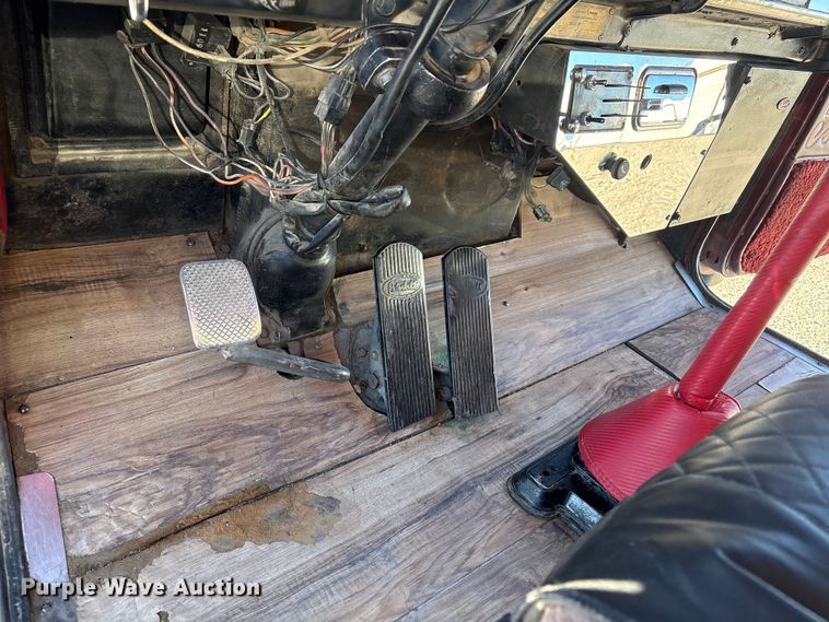 image for item NK9045 1985 Peterbilt 359 semi truck