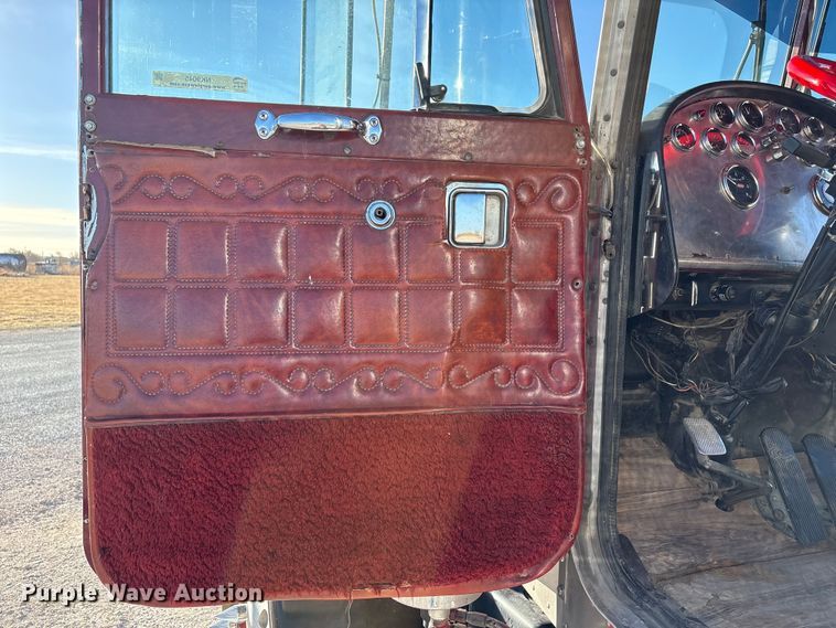 image for item NK9045 1985 Peterbilt 359 semi truck