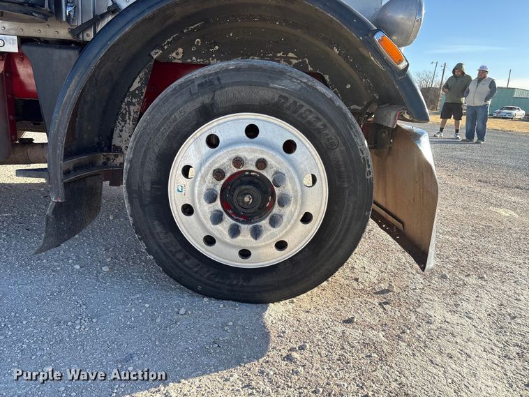 image for item NK9045 1985 Peterbilt 359 semi truck