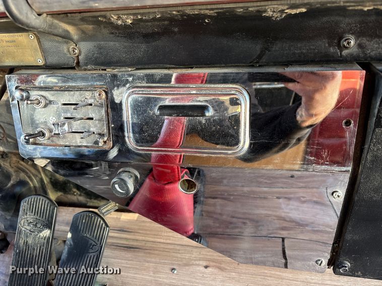 image for item NK9045 1985 Peterbilt 359 semi truck