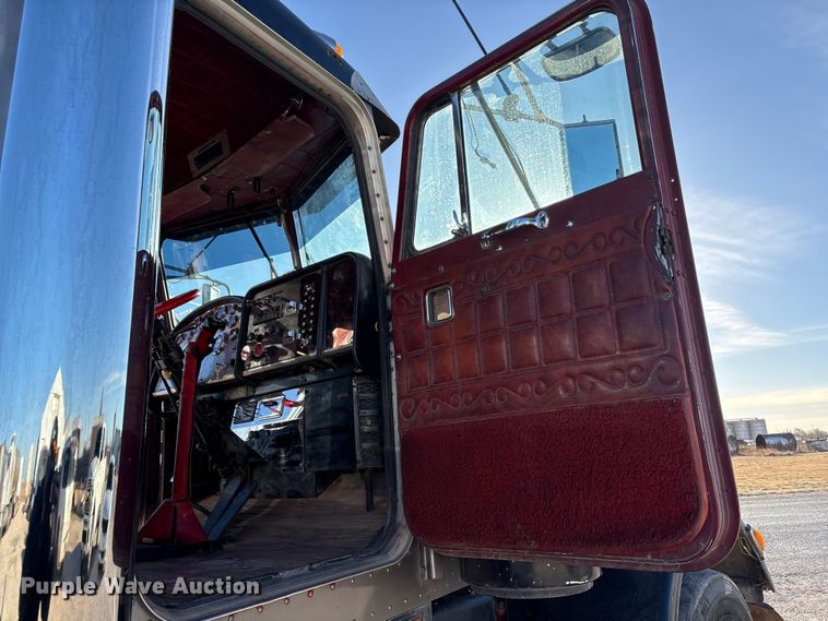 image for item NK9045 1985 Peterbilt 359 semi truck