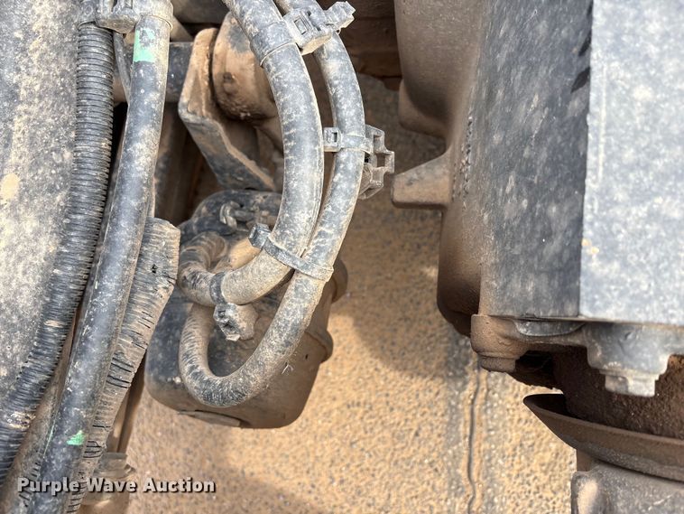 image for item NK9051 2007 Freightliner Classic semi truck