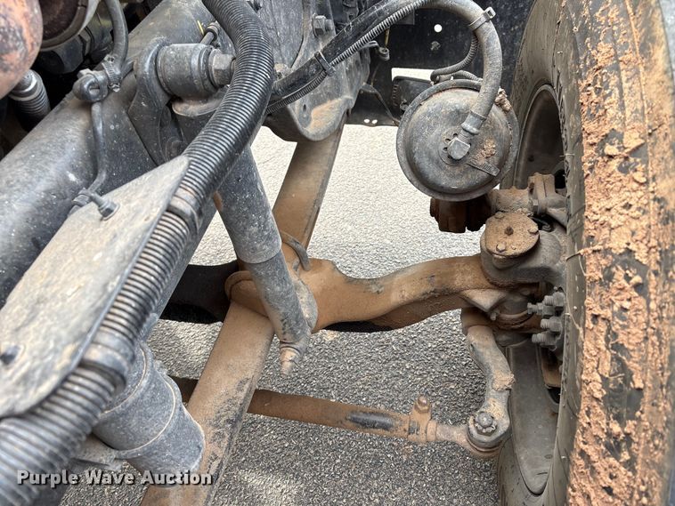 image for item NK9051 2007 Freightliner Classic semi truck