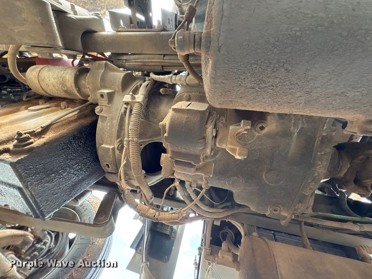 image for item NK9051 2007 Freightliner Classic semi truck