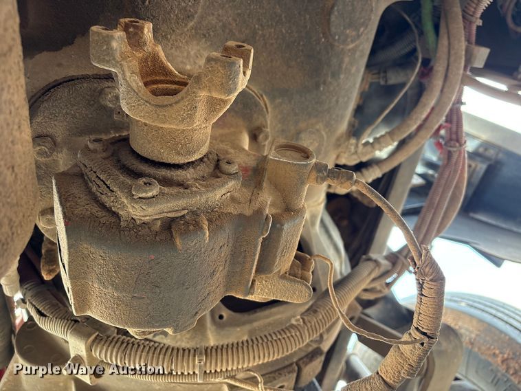 image for item NK9051 2007 Freightliner Classic semi truck