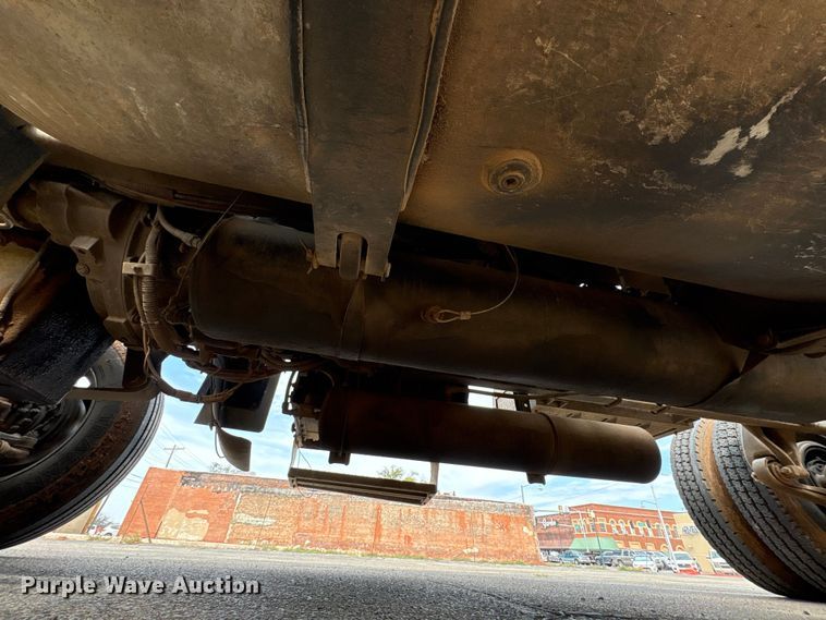 image for item NK9051 2007 Freightliner Classic semi truck