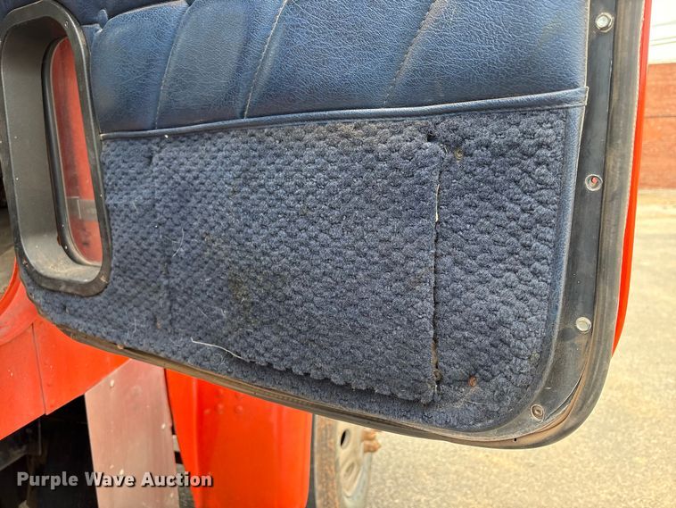 image for item NK9051 2007 Freightliner Classic semi truck