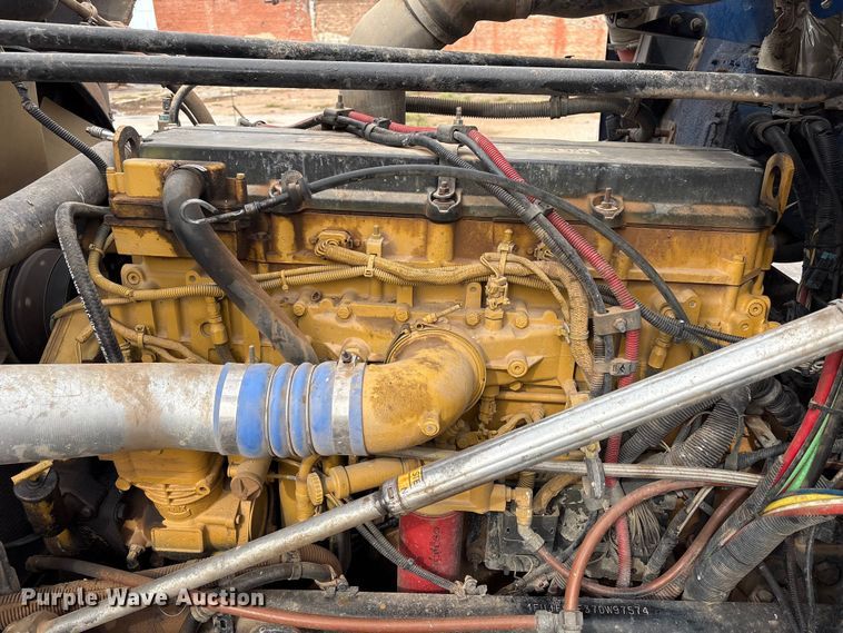 image for item NK9051 2007 Freightliner Classic semi truck