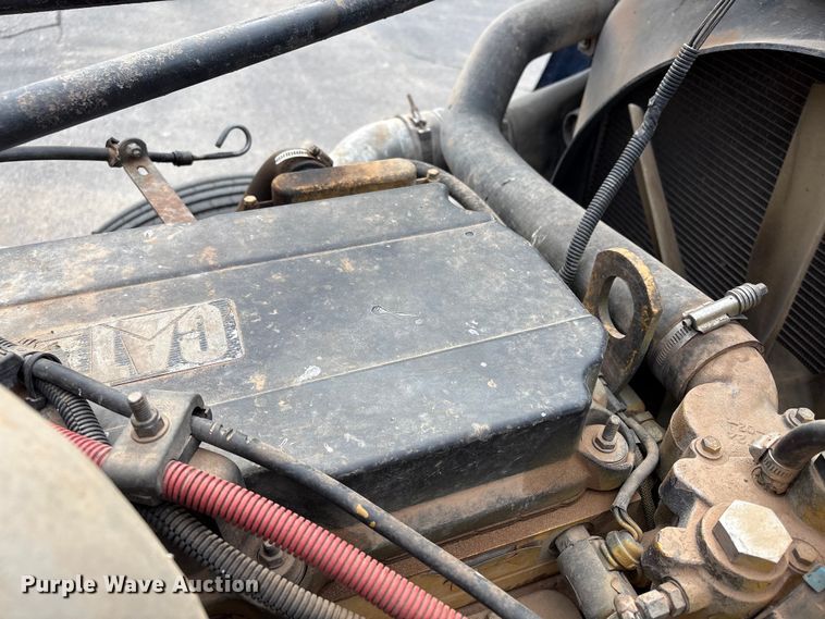 image for item NK9051 2007 Freightliner Classic semi truck