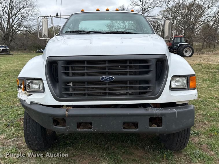 image for item NK9124 2001 Ford F750 Super Duty dump flatbed truck