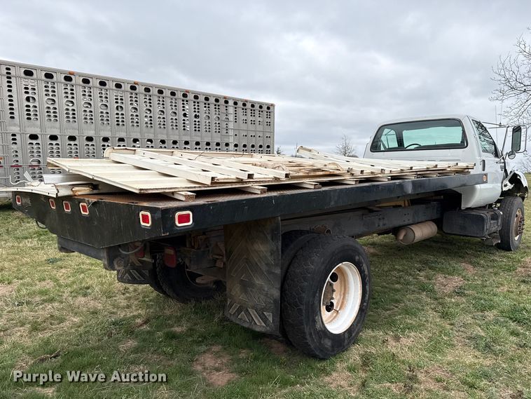 image for item NK9124 2001 Ford F750 Super Duty dump flatbed truck