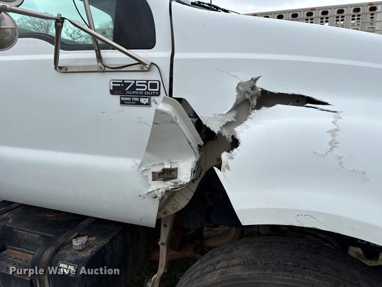 image for item NK9124 2001 Ford F750 Super Duty dump flatbed truck