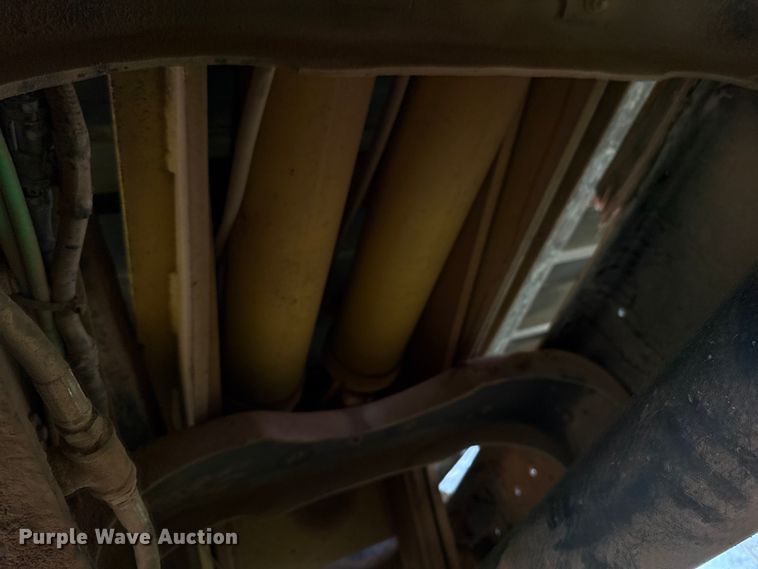 image for item NK9124 2001 Ford F750 Super Duty dump flatbed truck