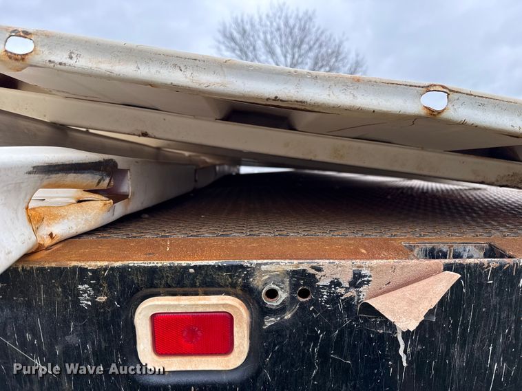 image for item NK9124 2001 Ford F750 Super Duty dump flatbed truck