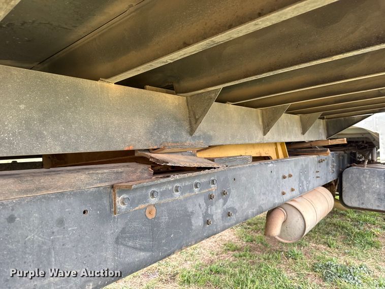 image for item NK9124 2001 Ford F750 Super Duty dump flatbed truck