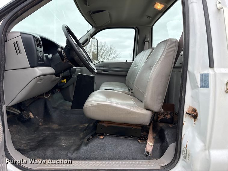 image for item NK9124 2001 Ford F750 Super Duty dump flatbed truck