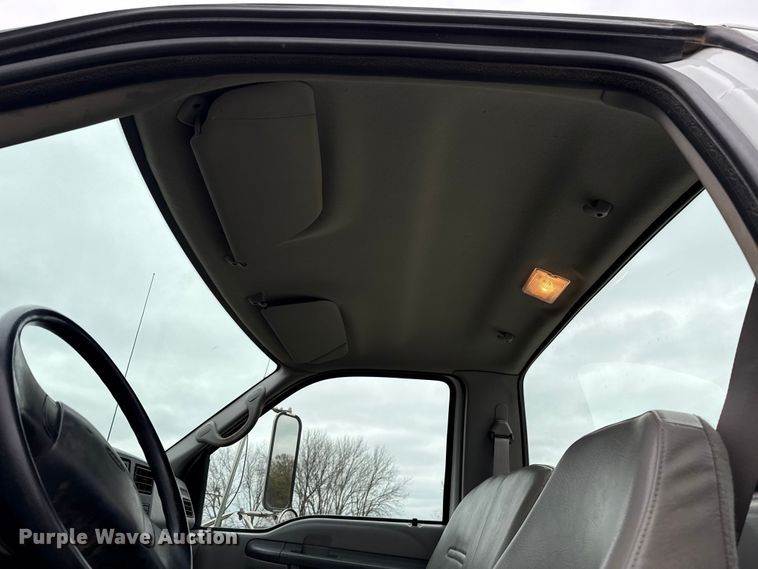 image for item NK9124 2001 Ford F750 Super Duty dump flatbed truck