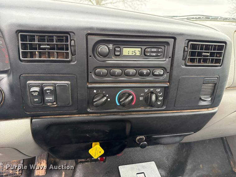 image for item NK9124 2001 Ford F750 Super Duty dump flatbed truck