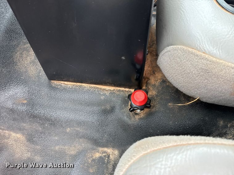 image for item NK9124 2001 Ford F750 Super Duty dump flatbed truck