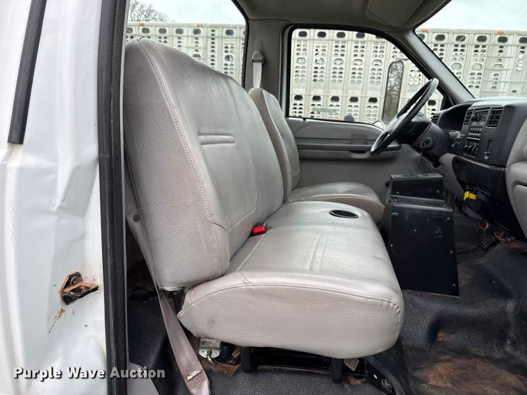 image for item NK9124 2001 Ford F750 Super Duty dump flatbed truck