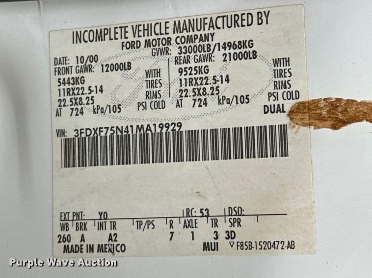 image for item NK9124 2001 Ford F750 Super Duty dump flatbed truck