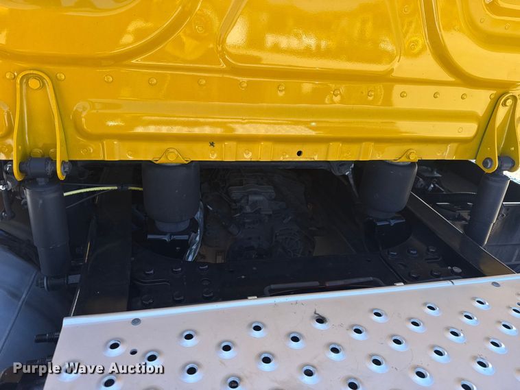 image for item NK9184 2022 Freightliner Cascadia 126 semi truck