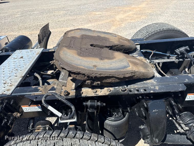 image for item NK9184 2022 Freightliner Cascadia 126 semi truck