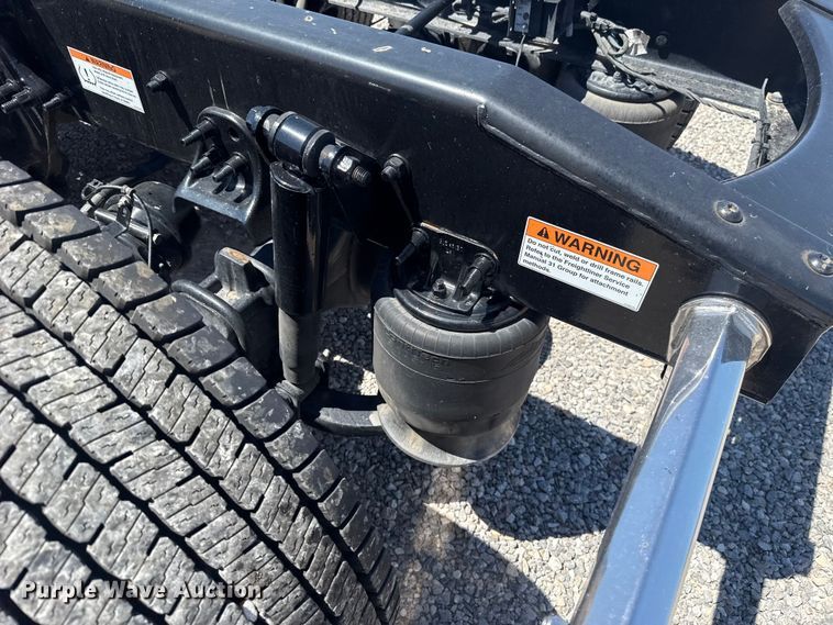 image for item NK9184 2022 Freightliner Cascadia 126 semi truck