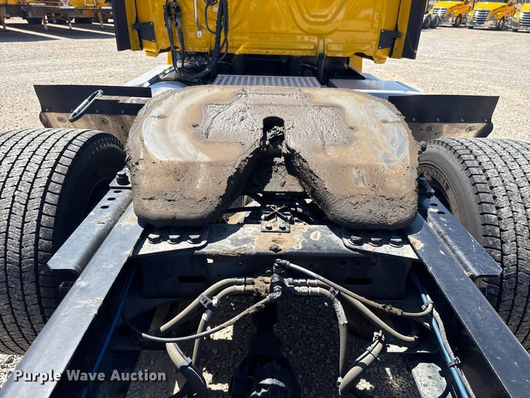 image for item NK9184 2022 Freightliner Cascadia 126 semi truck