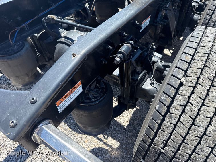 image for item NK9184 2022 Freightliner Cascadia 126 semi truck