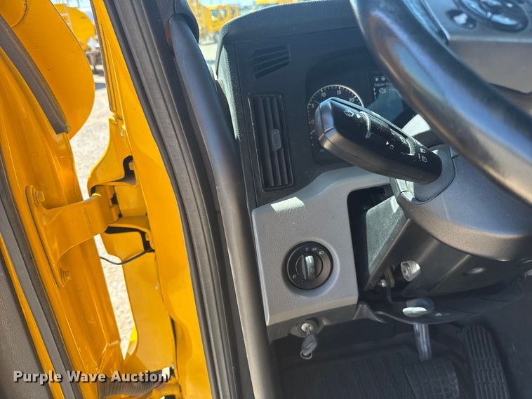 image for item NK9184 2022 Freightliner Cascadia 126 semi truck