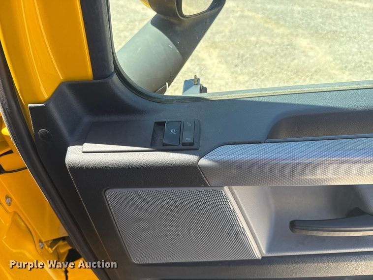 image for item NK9184 2022 Freightliner Cascadia 126 semi truck