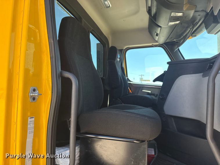 image for item NK9184 2022 Freightliner Cascadia 126 semi truck