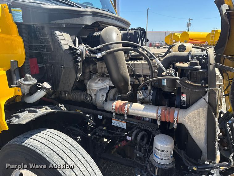 image for item NK9184 2022 Freightliner Cascadia 126 semi truck