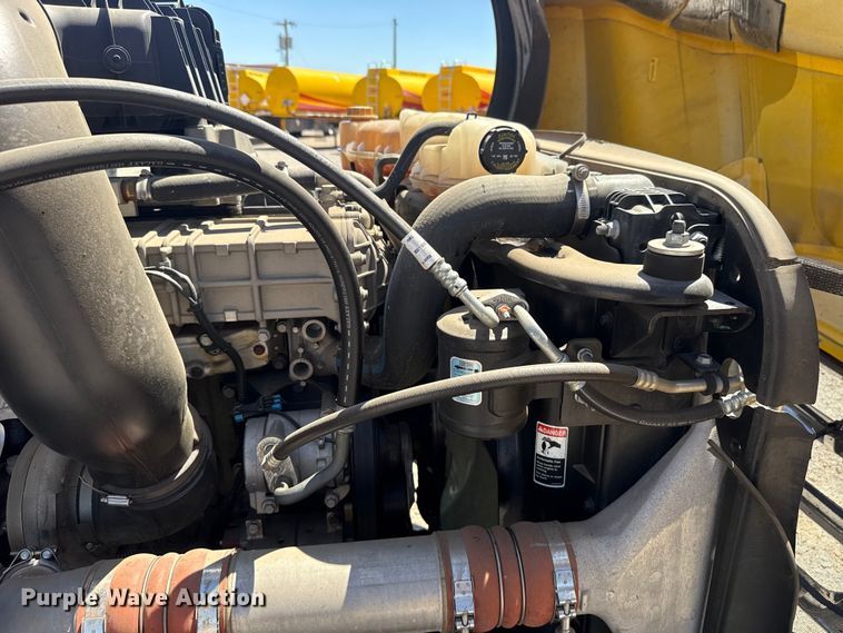 image for item NK9184 2022 Freightliner Cascadia 126 semi truck