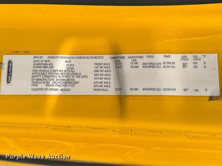 image for item NK9184 2022 Freightliner Cascadia 126 semi truck