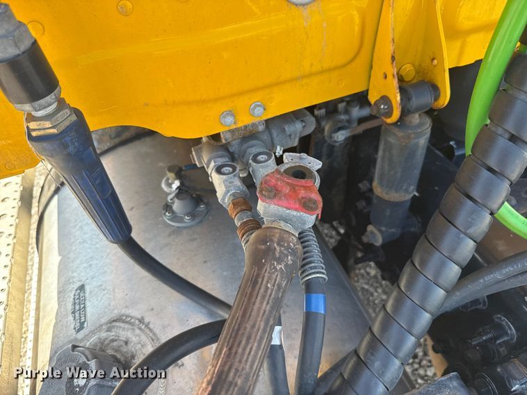 image for item NK9185 2021 Freightliner Cascadia 126 semi truck