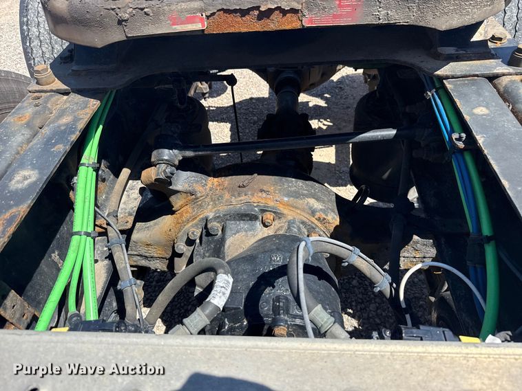 image for item NK9185 2021 Freightliner Cascadia 126 semi truck