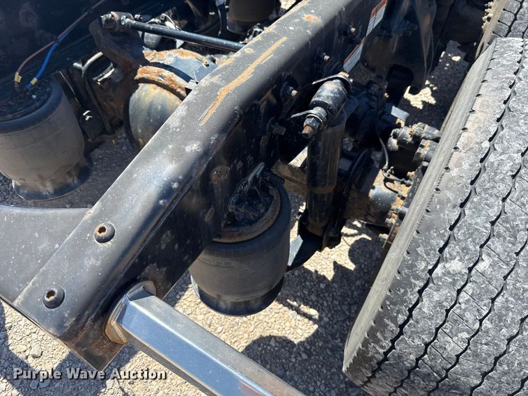 image for item NK9185 2021 Freightliner Cascadia 126 semi truck