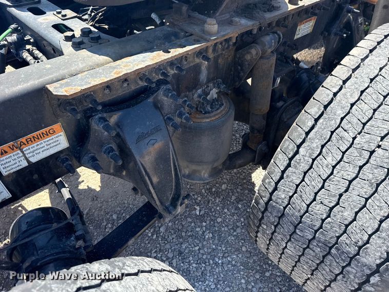 image for item NK9185 2021 Freightliner Cascadia 126 semi truck