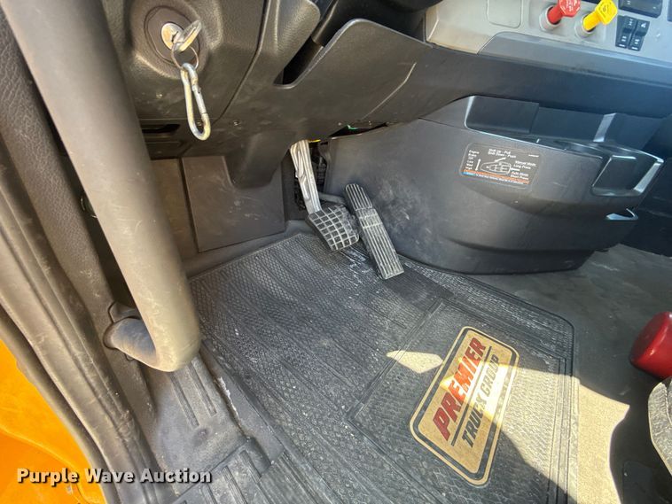 image for item NK9185 2021 Freightliner Cascadia 126 semi truck