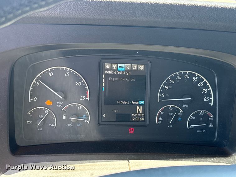 image for item NK9185 2021 Freightliner Cascadia 126 semi truck